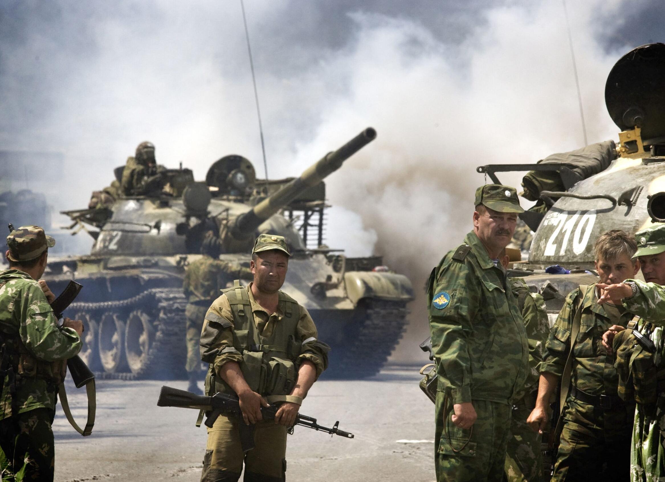 Ответственность военнослужащих за неуставные отношения